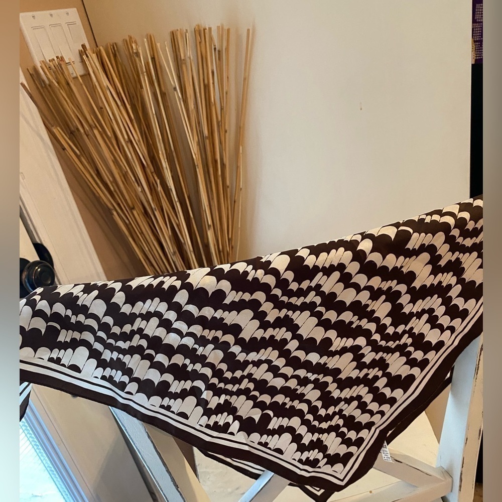 Vintage 60s LA DEAR Scarf square geometric design in Brown & White Made in Italy